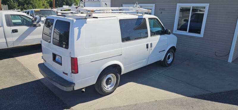 gmc safari cargo 2000 1GTDL19W7YB507399 image gmc safari cargo 2000 1GTDL19W7YB507399 image